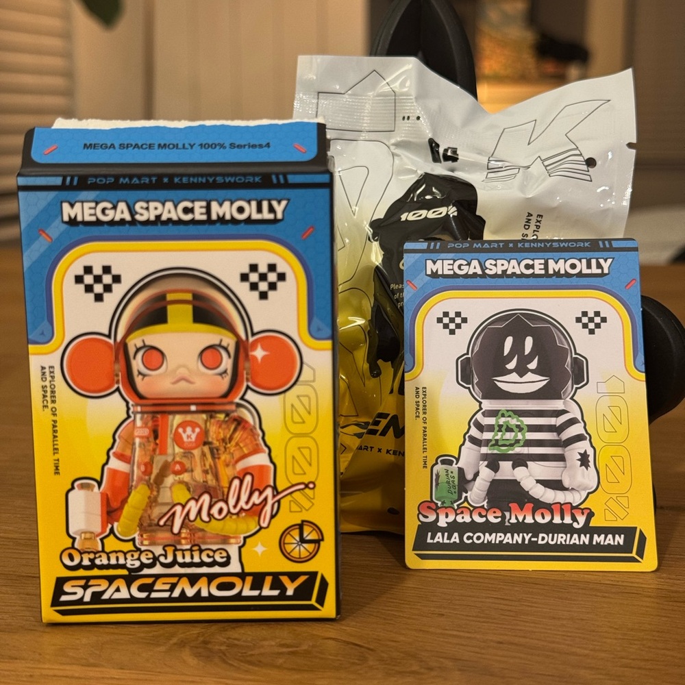 Pop Mart Space Molly 100% - Series 4 - Lala Company Durian Man